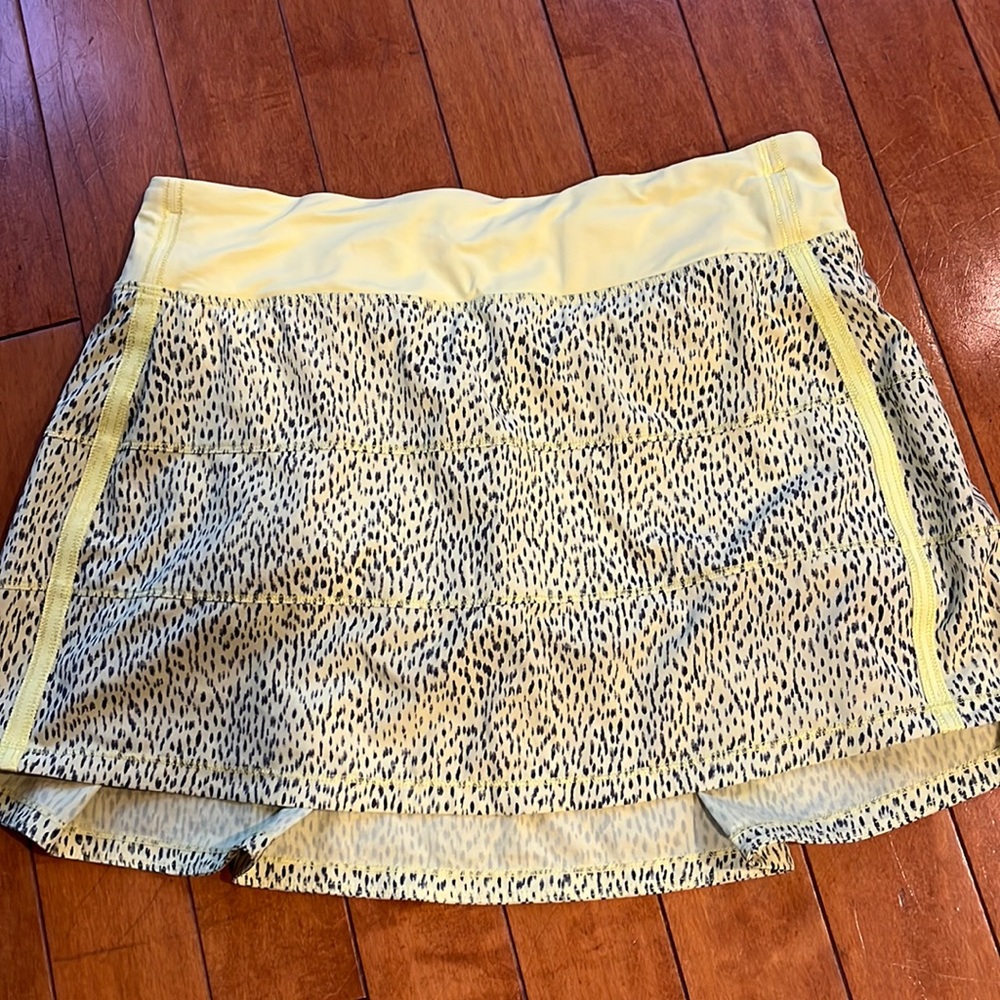Vintage Lulu skirt barely worn size 8 tall.  I am 5’1 and like the extra length.